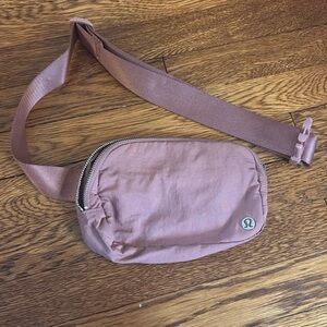 Lululemon belt bag/ Fanny pack